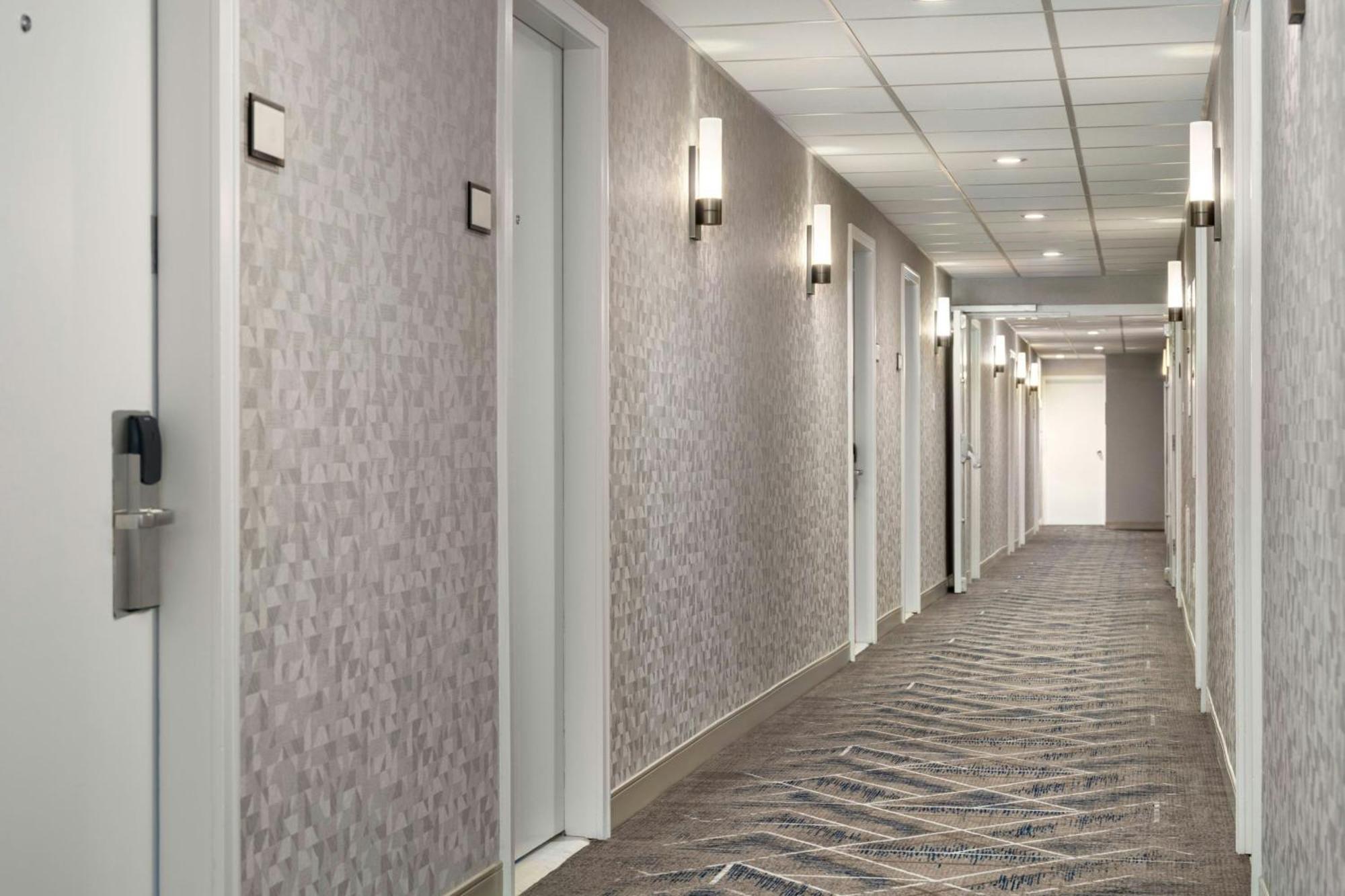 Sheraton Cavalier Hotel 4*