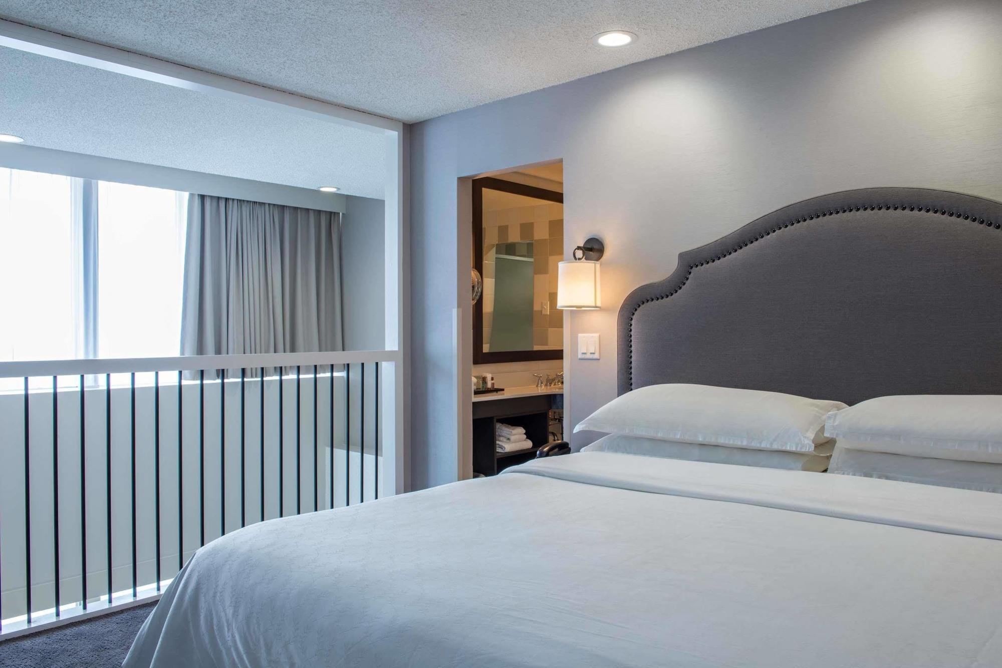Sheraton Cavalier Hotel 4*