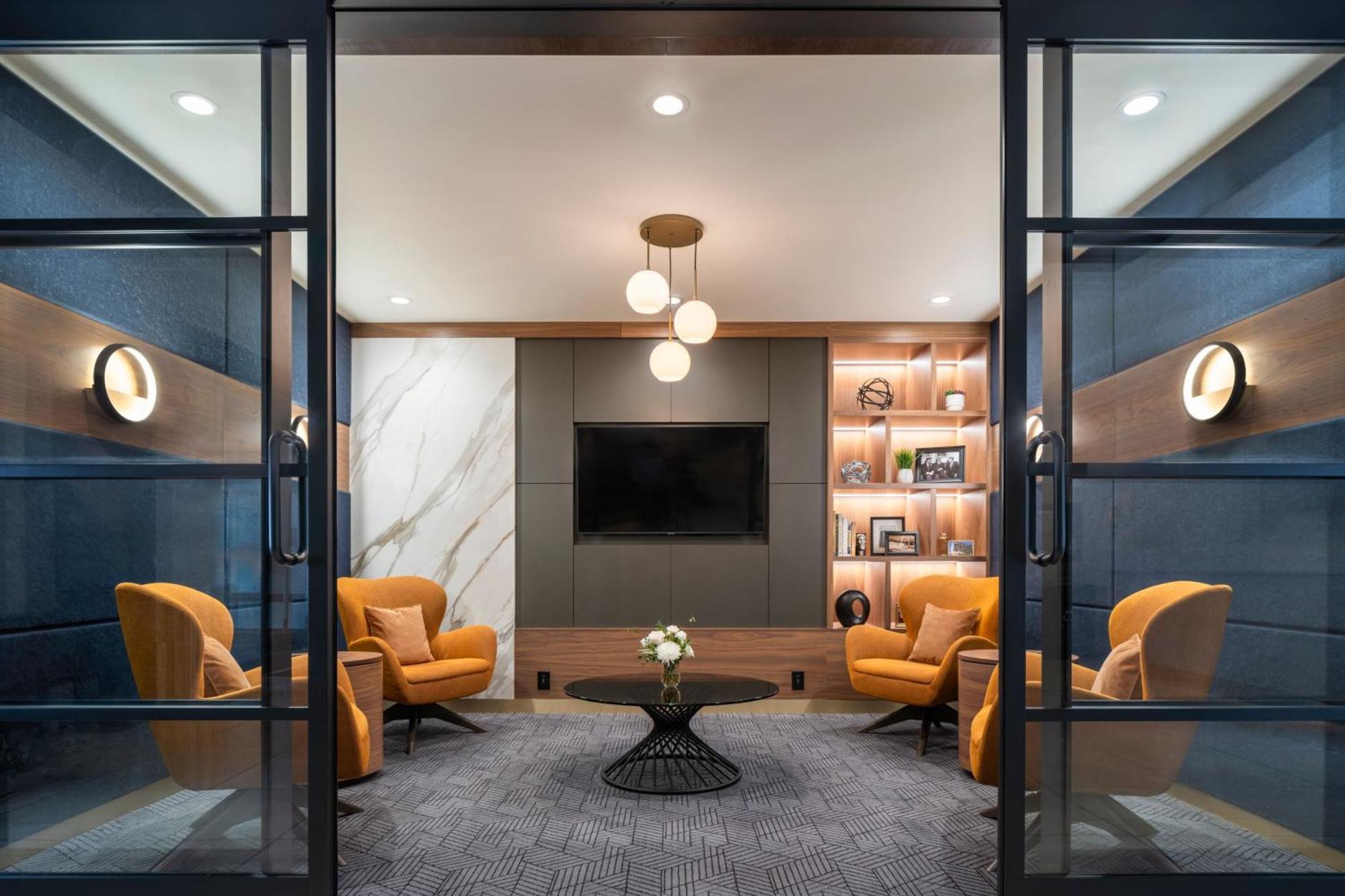 Sheraton Cavalier Hotel 4*